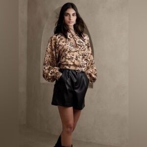 NWT Banana Republic Animal Print Keyhole Cropped Top